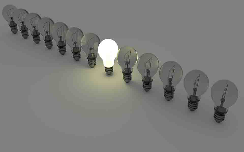 httpspixabay.comzhillustrationslight-bulbs-light-idea-energy-lamp-1125016.jpg