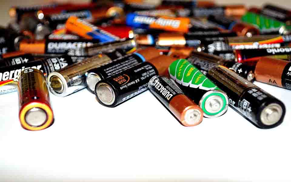 httpspixabay.comzhphotosbattery-recycling-energy-batteries-22119.jpg