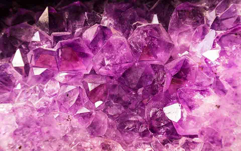 httpspixabay.comzhphotosgemstone-amethyst-602252.jpg