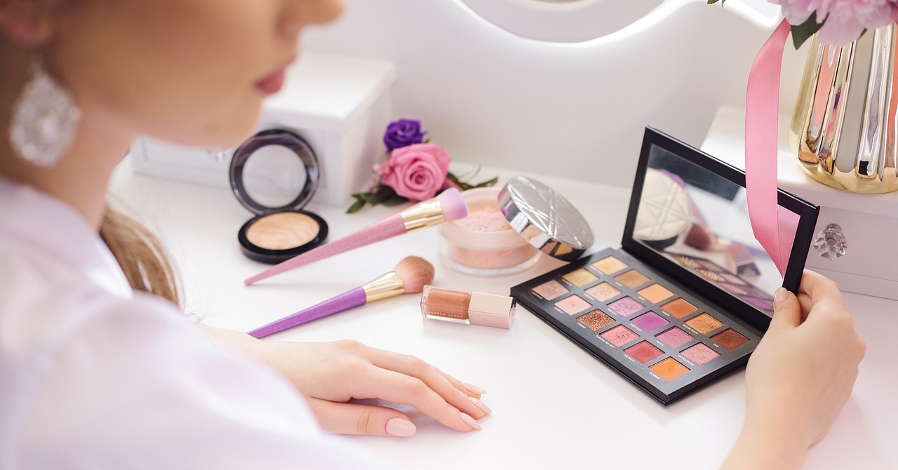Silicone Liquid Material in Beauty and Cosmetics